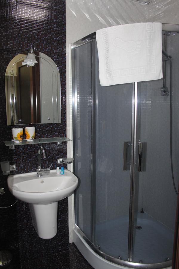 Orbi Plaza Tamara Aparthotel Batumi Exterior foto